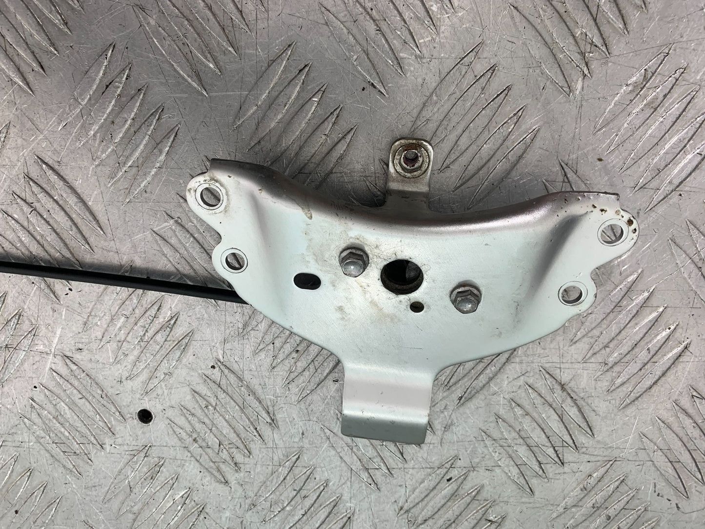 TRIUMPH 675 STREET TRIPLE RX SEAT CATCH AND CABLE 2015- 2017 (CMB1299)