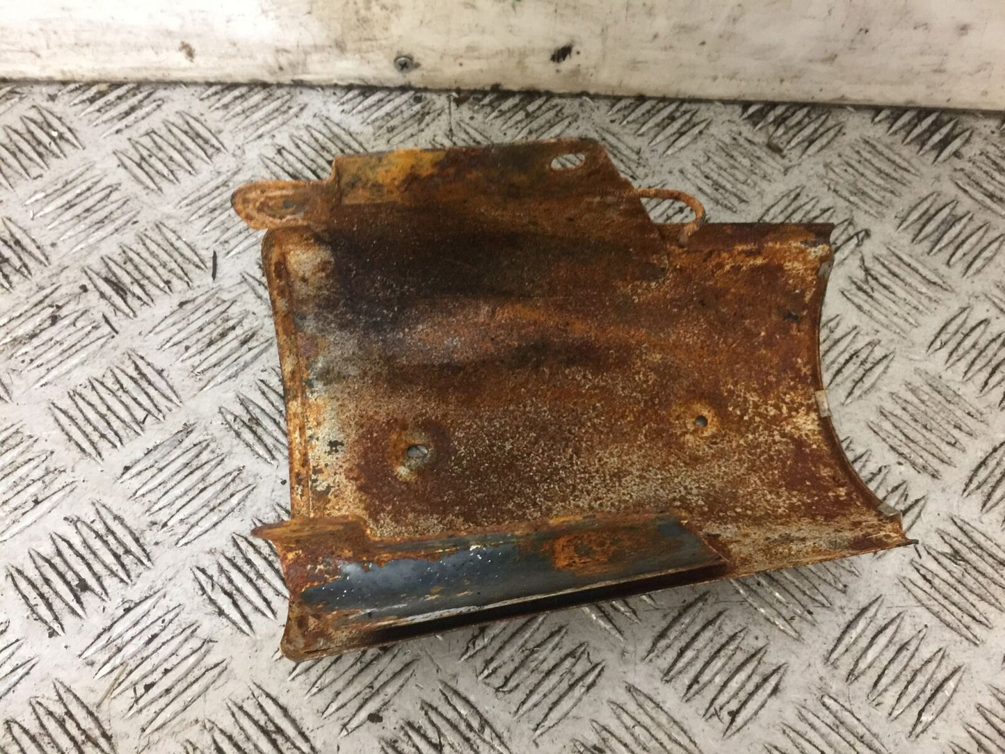 HONDA C50 C 50 FRONT INFILL COVER YEAR 1980 (STOCK 719)