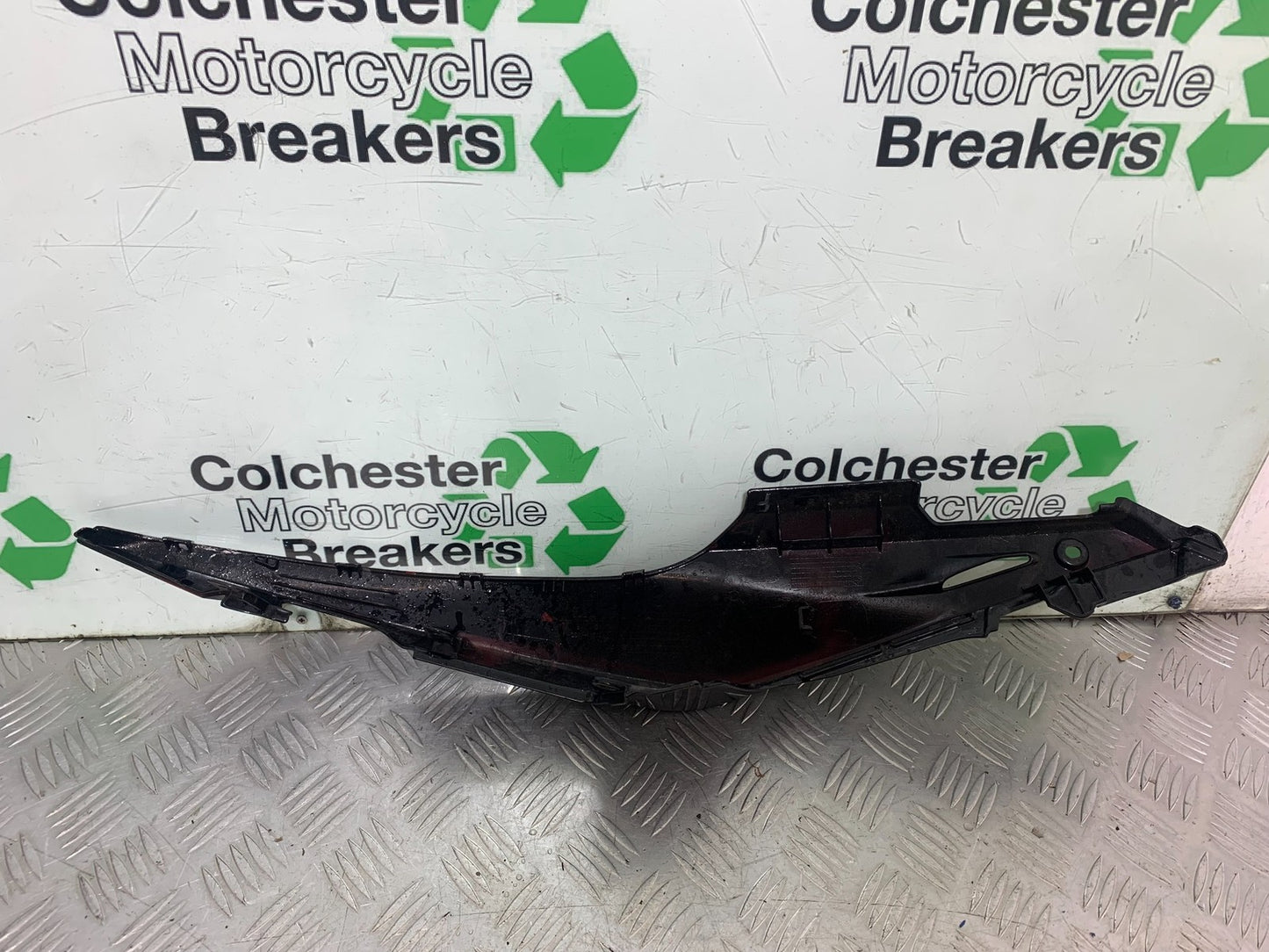 HONDA CB500 F CB500F LEFT SEAT PANEL YEAR 2013-2015 (CMB1235)