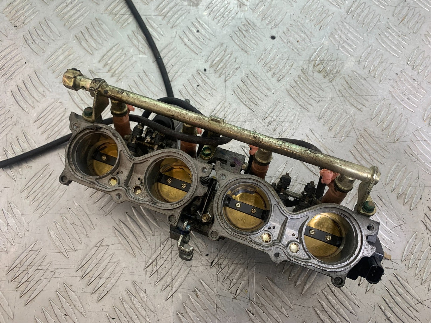 HONDA CBR600 CBR 600 RR THROTTLE BODIES YEAR 2003-2004 CMB1173)
