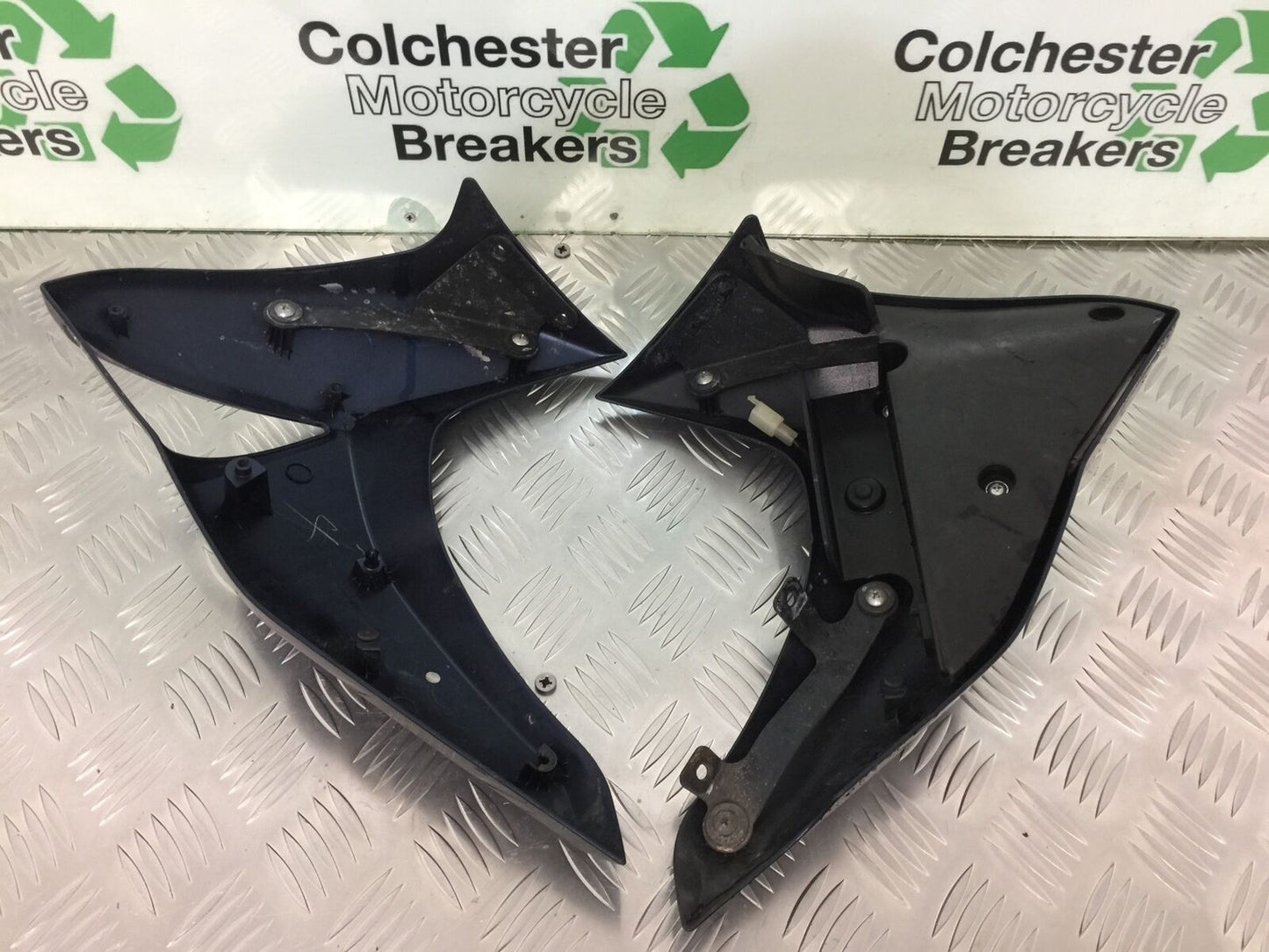 KAWASAKI Z1000 Z 1000 LEFT AND RIGHT SIDE FAIRINGS YEAR 2007-2009 (STOCK 927)