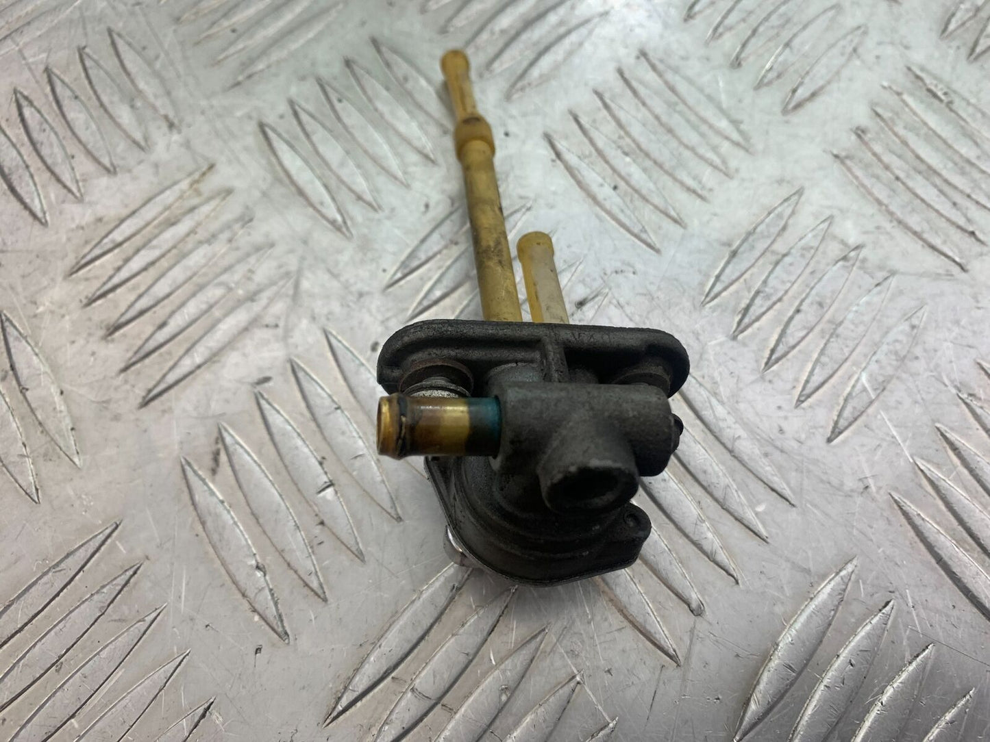 YAMAHA XVS 1100 DRAGSTAR PETROL TAP YEAR 2000-2007 (CMB1108)