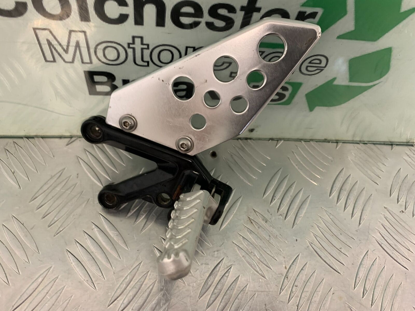 APRILIA RSV1000 R MILLE FRONT LEFT HANGER AND PEG YEAR 2004-2009 (STOCK 977)