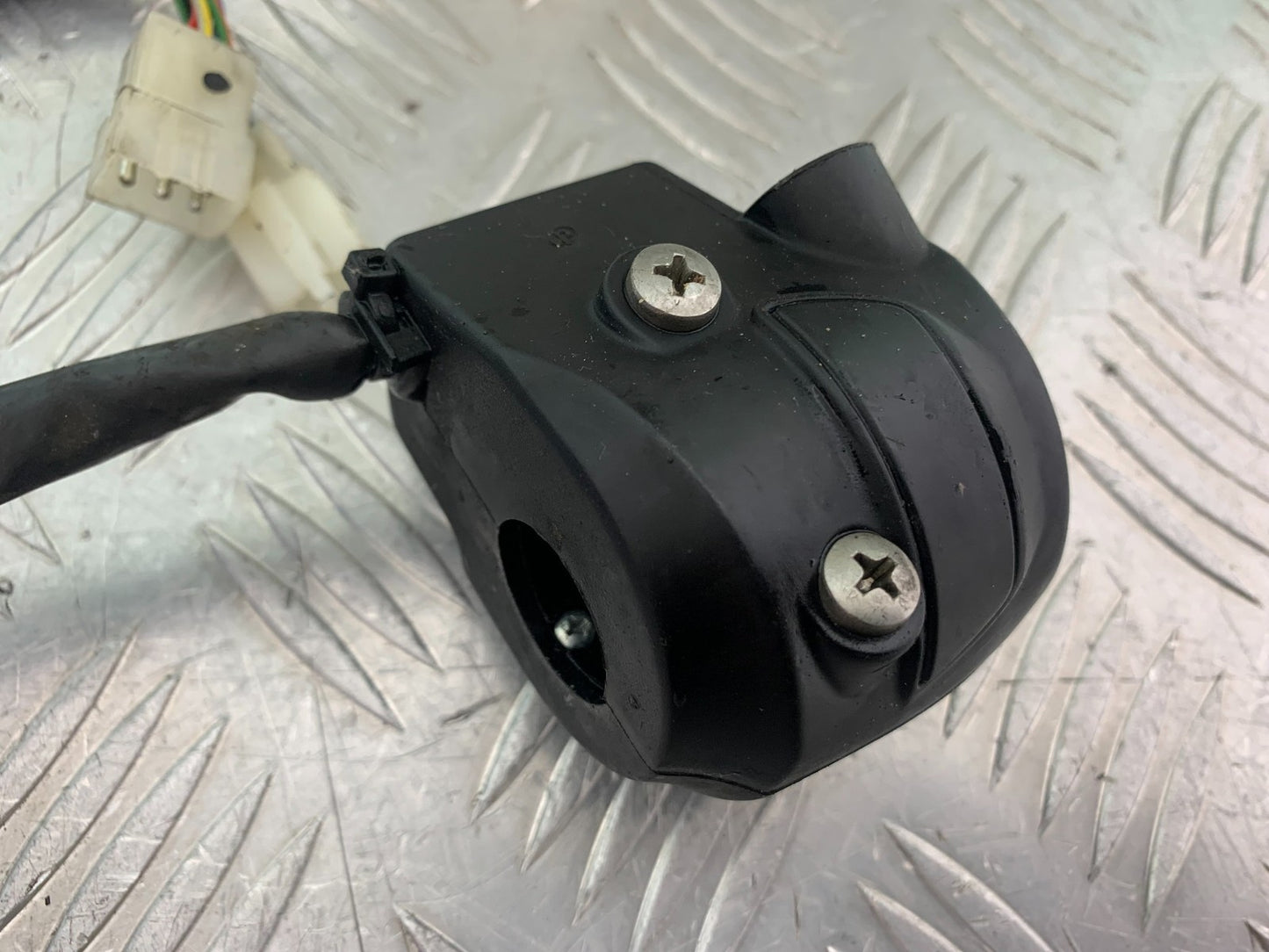 APRILIA SL750 SL 750 SHIVER RIGHT SWITCH GEAR YEAR 2008-2016 (CMB1242)