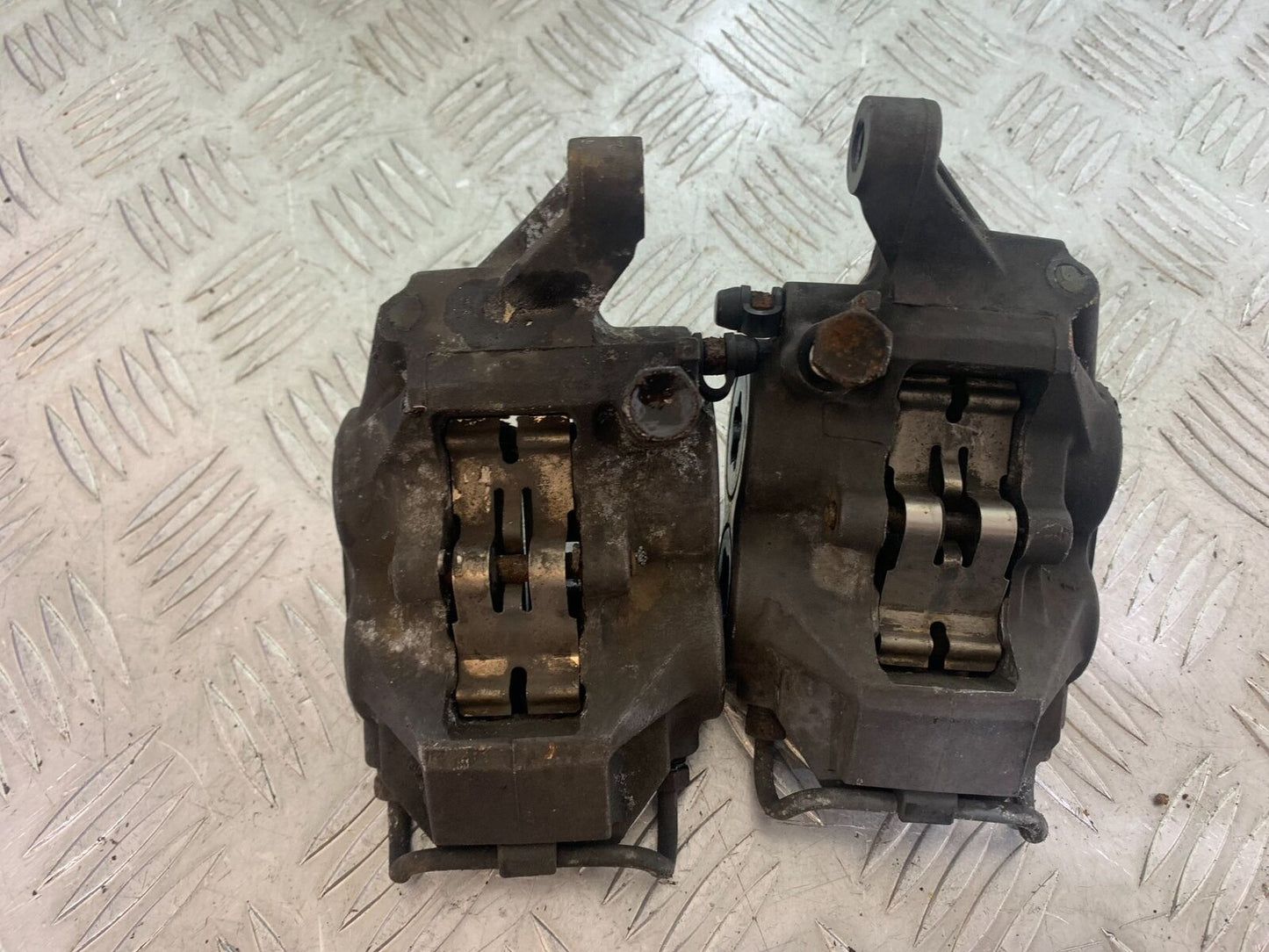 YAMAHA YZF600 YZF 600 THUNDERCAT FRONT BRAKE CALIPERS 1996-2003 (CMB1134)