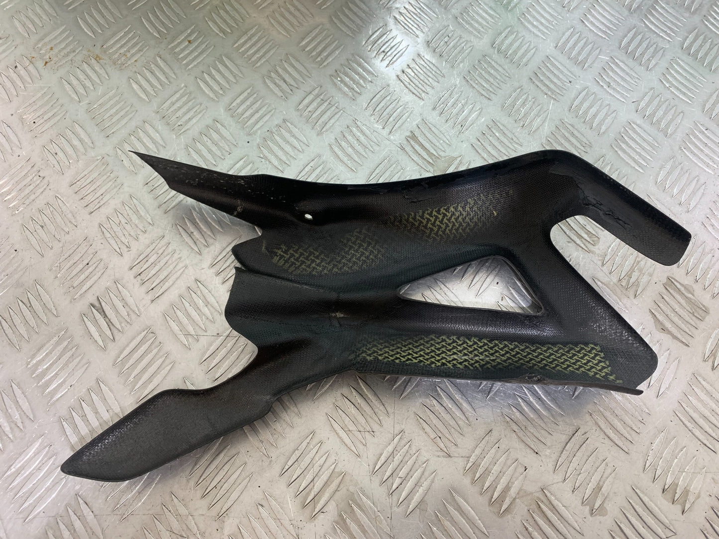 MV AGUSTA 800 F3 CARBON SWINGARM COVER YEAR 2013-2016 (CMB1152)