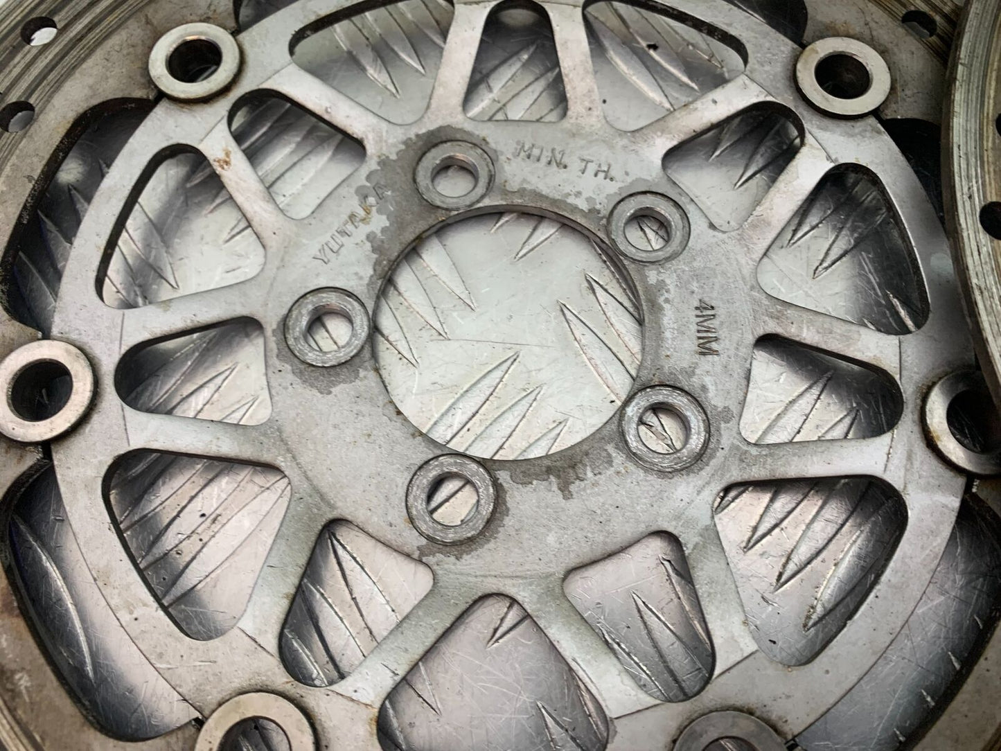 KAWASAKI Z750 Z 750 FRONT BRAKE DISCS YEAR 2004-2006 (CMB1104)