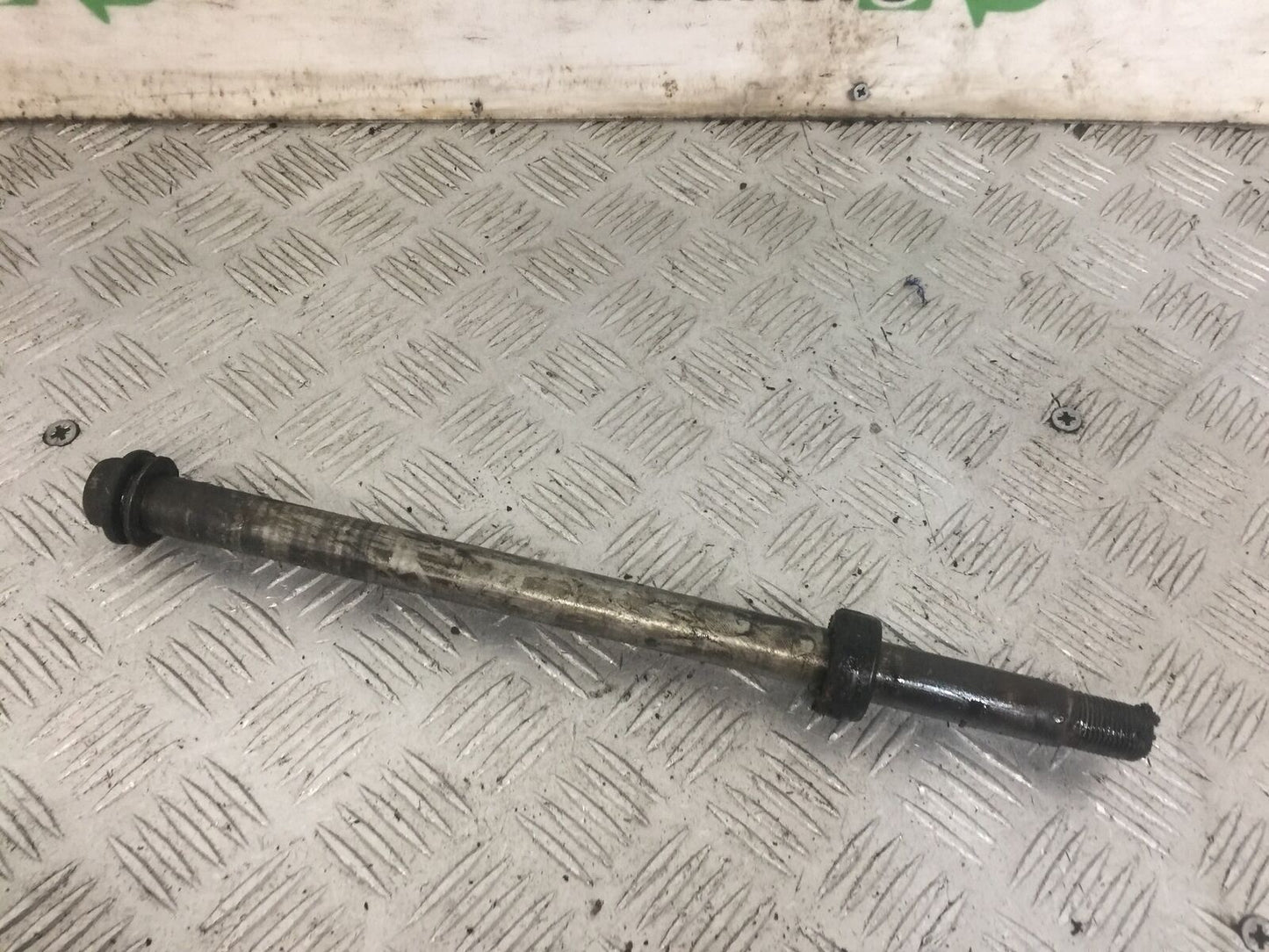 HONDA CBR1100 BLACKBIRD REAR WHEEL SPINDLE YEAR 1996-1998 (STOCK 862)