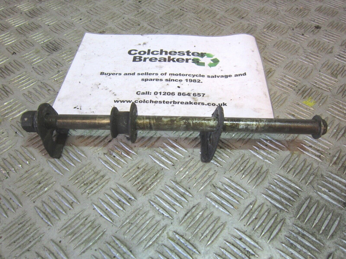 SUZUKI GSX600F GSX 600F REAR WHEEL SPINDLE YEAR 1998 2004