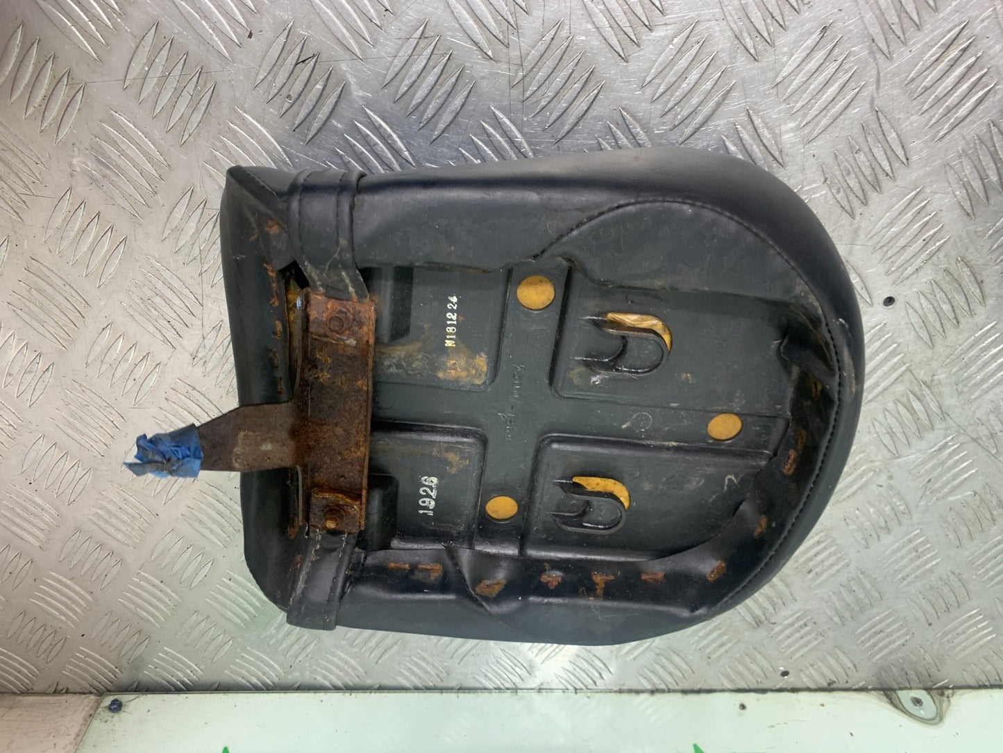 KAWASAKI VN1500 CLASSIC REAR SEAT YEAR 1999 -2006 (CMB1166)