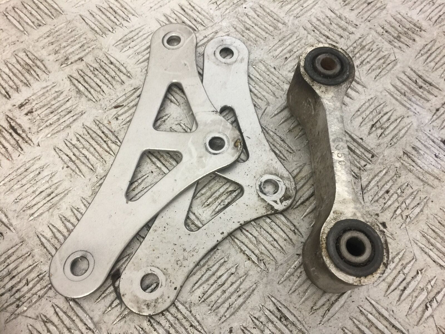 KAWASAKI Z1000 SX REAR SHOCK LINKAGE YEAR 2017 (STOCK 668)