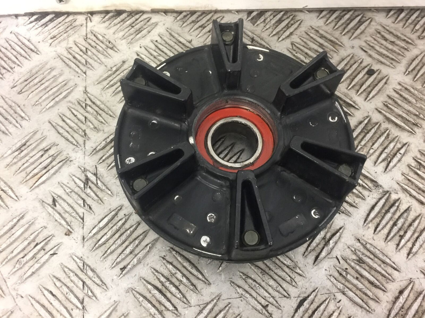 YAMAHA FZS1000 FAZER SPROCKET CARRIER YEAR 2003 (STOCK 379)