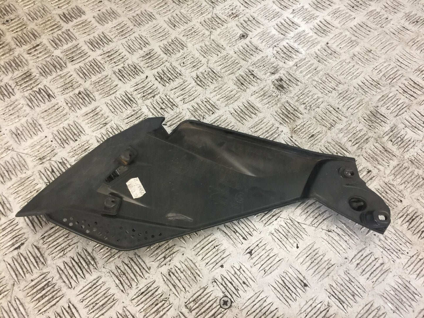 BMW R1200 GS TE EXCLUSIVE LEFT INFILL COVER YEAR 2018 (STOCK 702)
