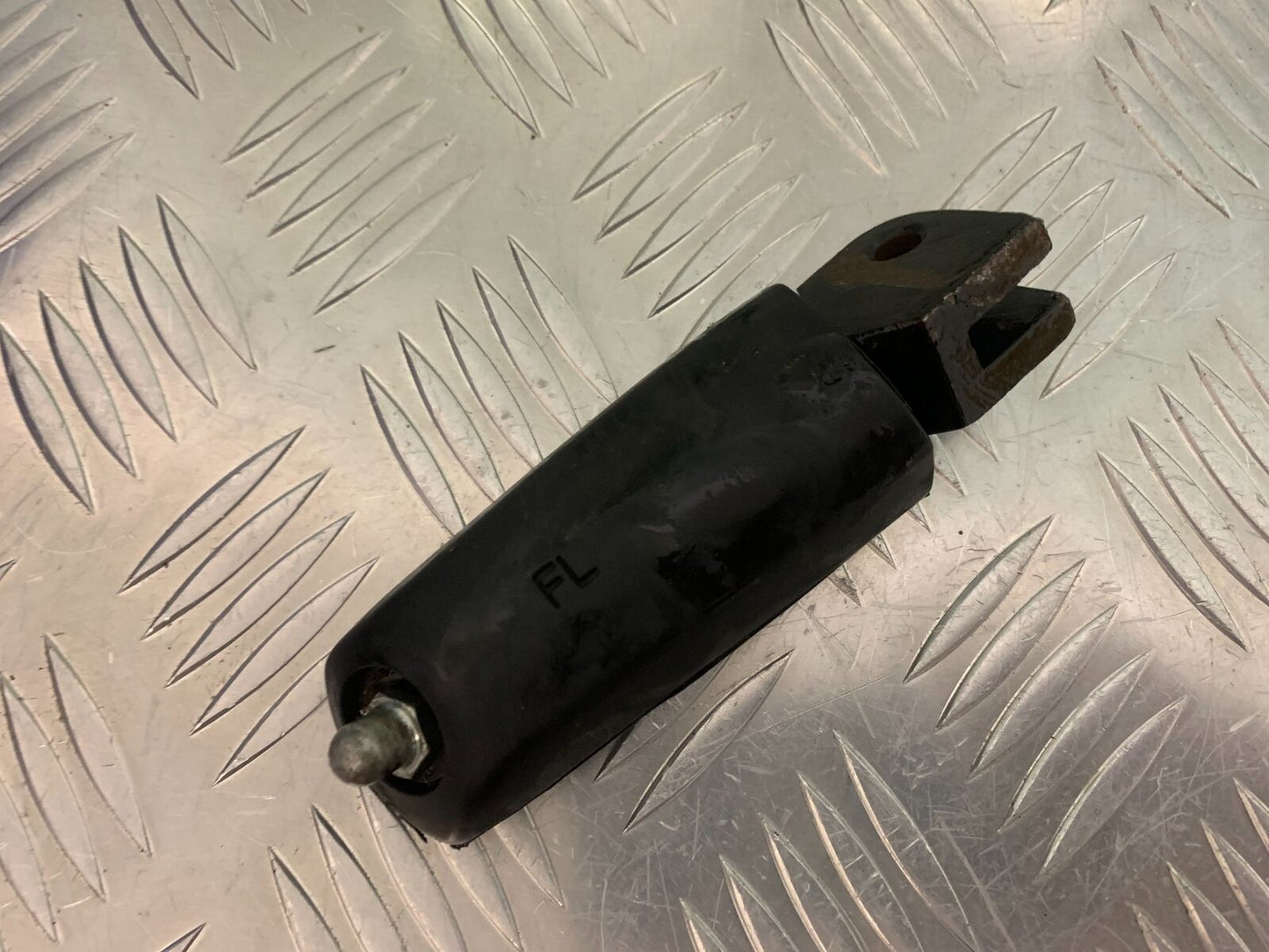 ROYAL ENFIELD 350 CLASSIC FRONT LEFT FOOTPEG YEAR 2022 (STOCK 967)