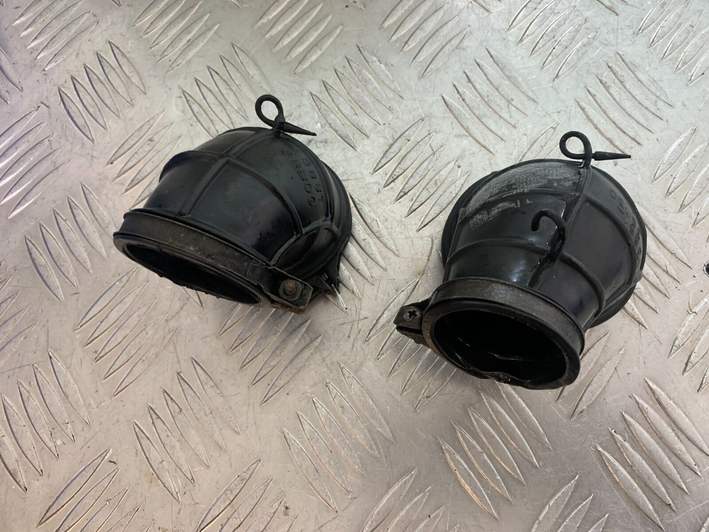 SUZUKI VS1400 VS 1400 INTRUDER CARB RUBBERS YEAR 1988 (CMB1077)