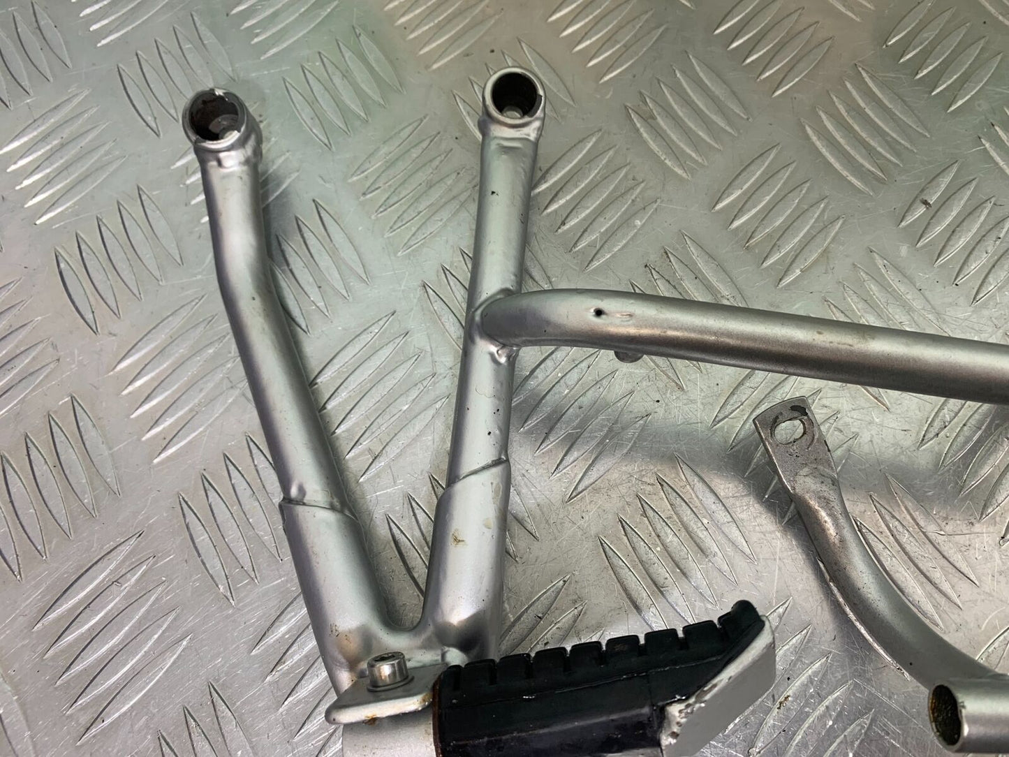 HONDA VFR400 VFR 400 NC21 REAR HANGERS AND PEGS YEAR 1986-87 (CMB1043)