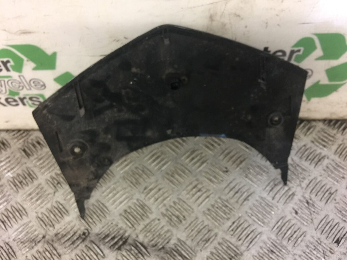 TRIUMPH TROPHY 1215 SE LOWER TOP FAIRING INFILL YEAR 2012-2017 (STOCK 567)