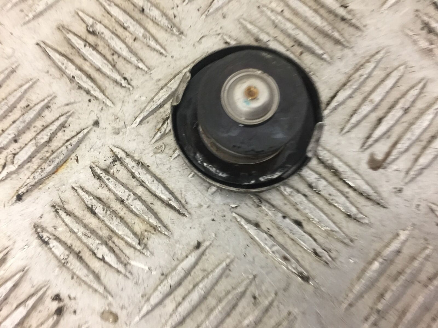KTM DUKE 390 PETROL CAP YEAR 2013- 2016 (STOCK 490)