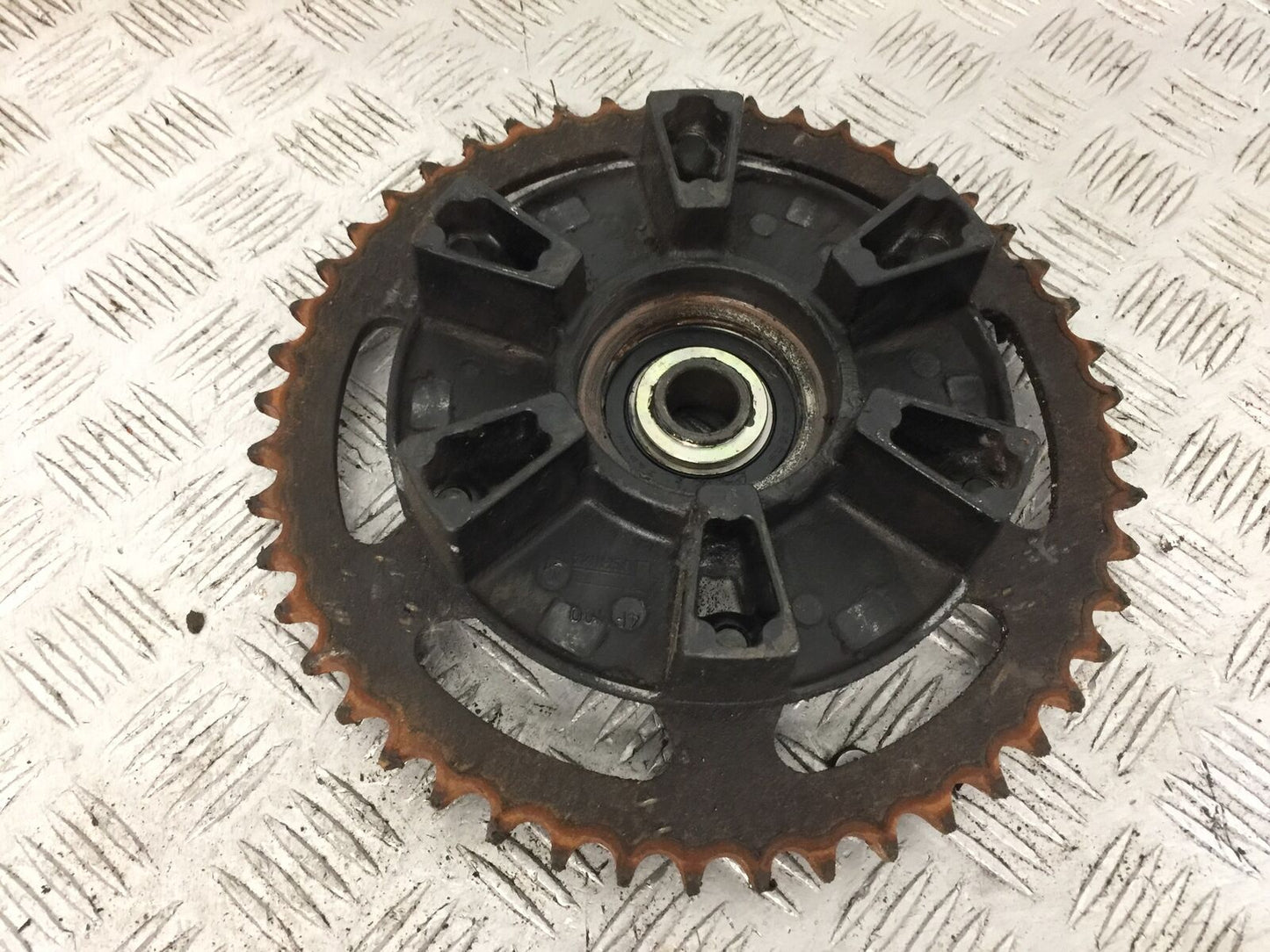 YAMAHA FZS600 FAZER 600 REAR SPROCKET CARRIER YEAR 1998-2001(STOCK 878)