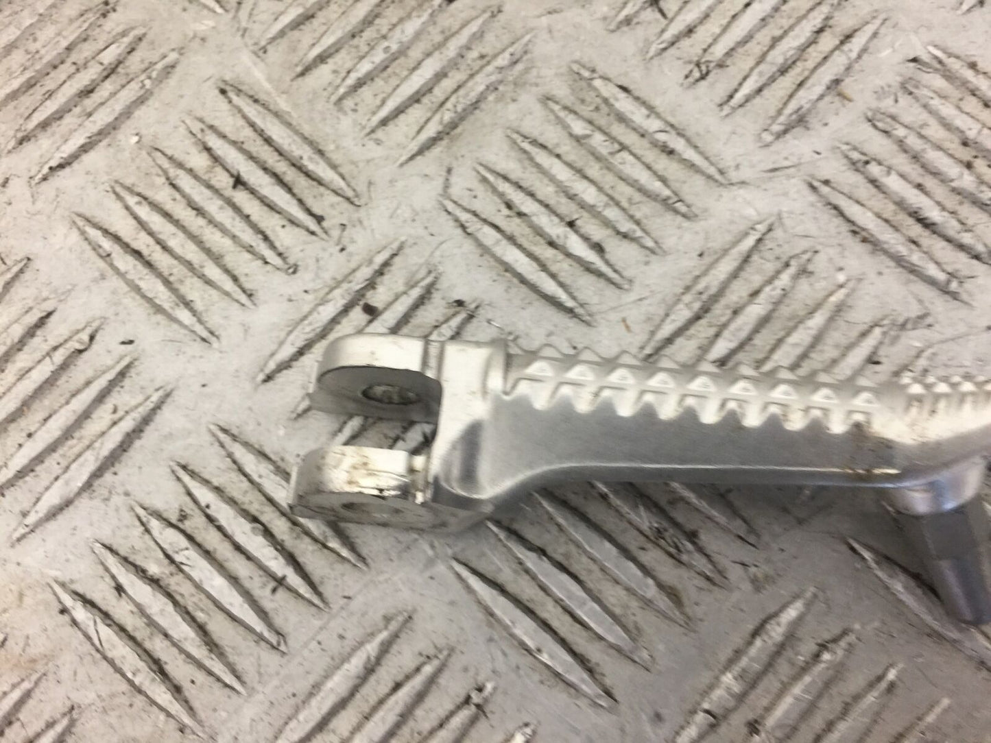 BMW S1000 RR FRONT RIGHT PEG YEAR 2015 STOCK (476)