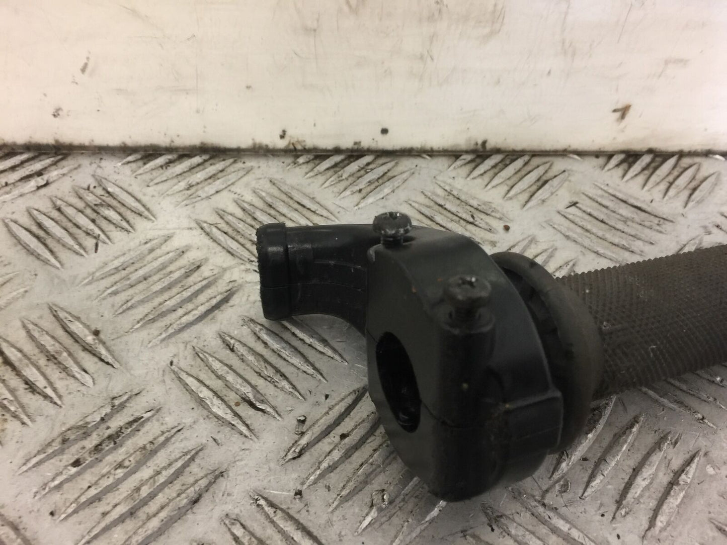 KAWASAKI ZX6R ZX6 R C1H THROTTLE AND TWIST GRIP YEAR 2005 2006 (STOCK 423)