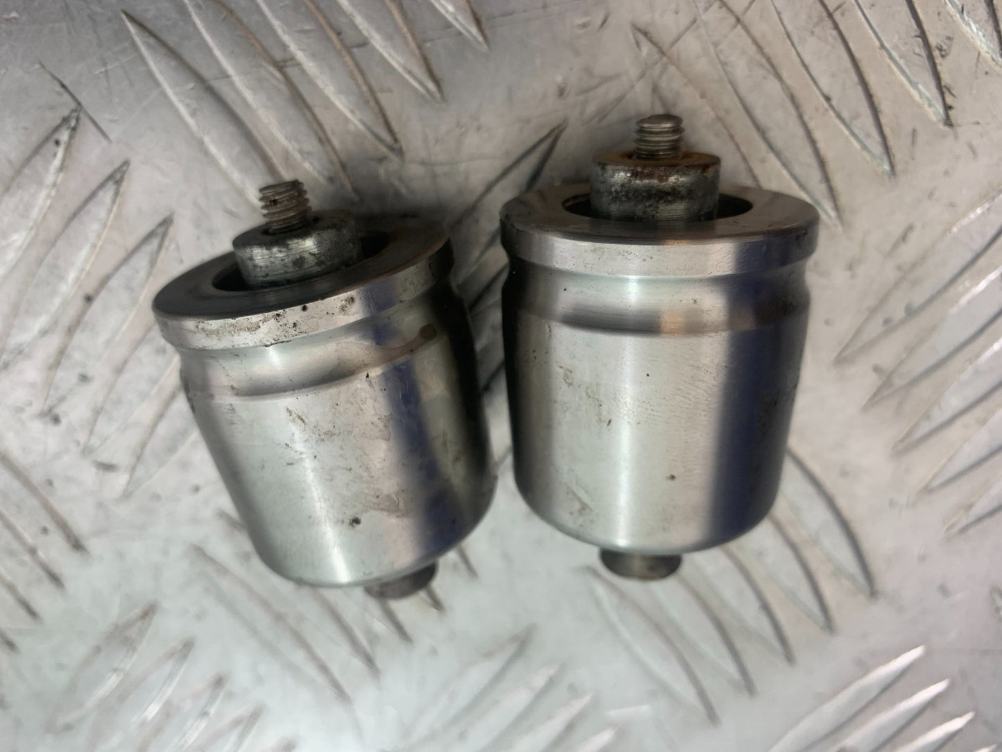 TRIUMPH 955i SPRINT ST BAR END WEIGHTS 1999-2004 (CMB1176)