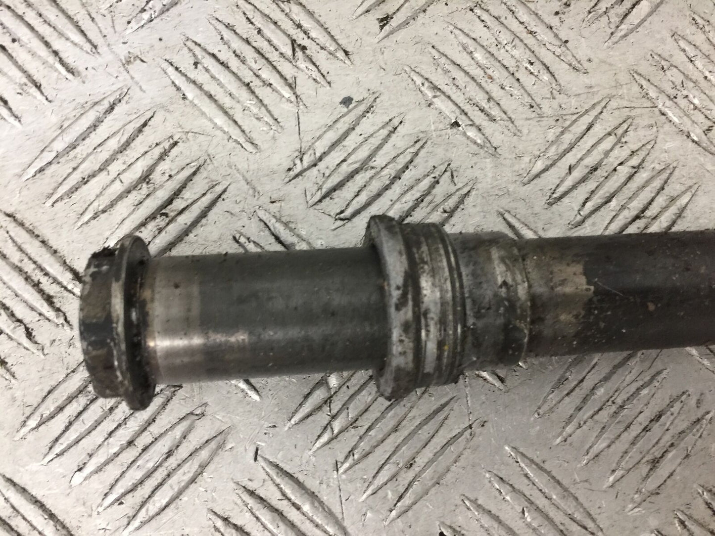 KTM400 KTM 400 LC4-E FRONT WHEEL SPINDLE YEAR 2000 (STOCK 898)