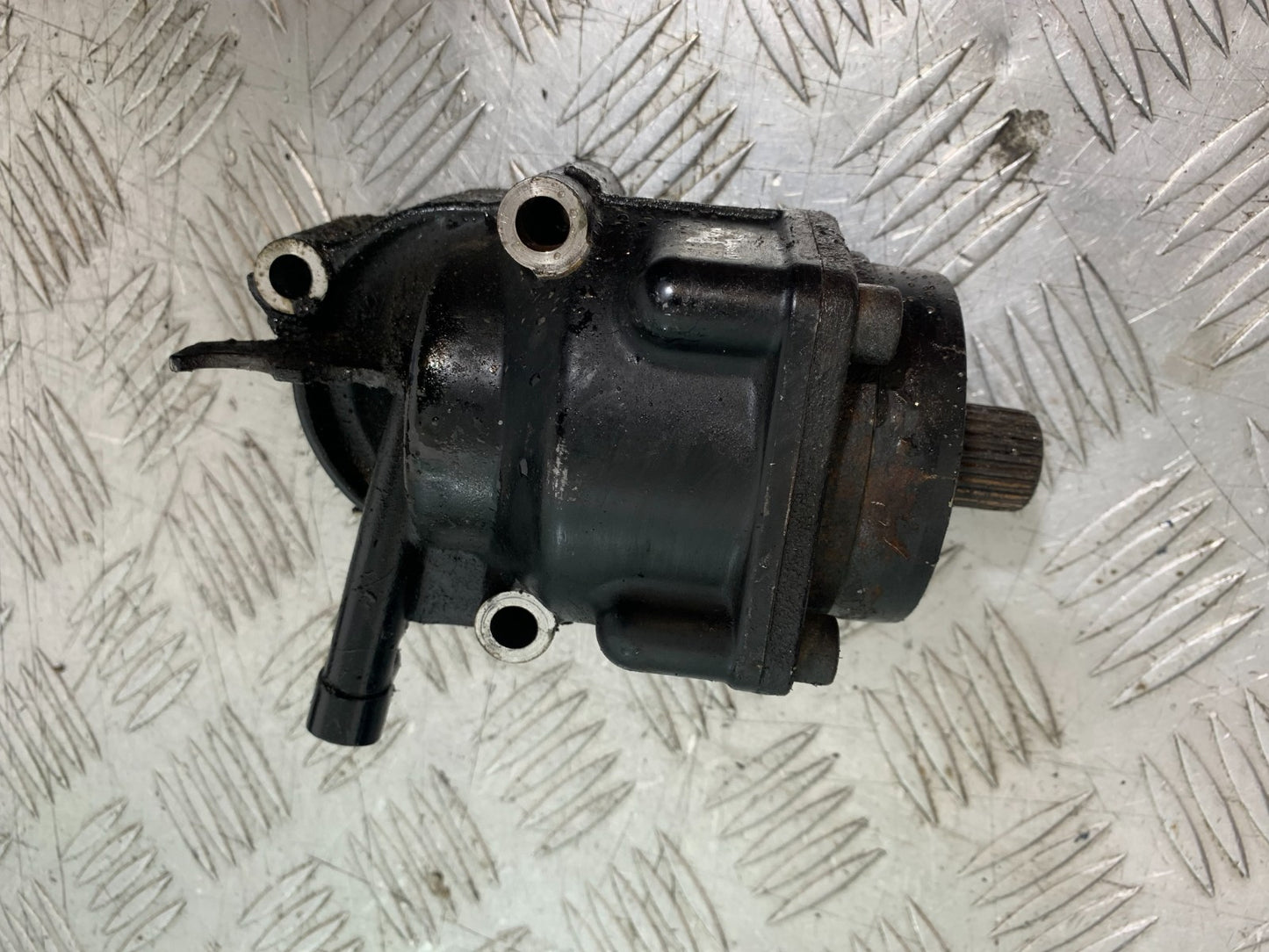 HONDA VT700 VT 700 ENGINE OUT PUT SHUFT SHADOW YEAR 1984-85 (CMB1328)