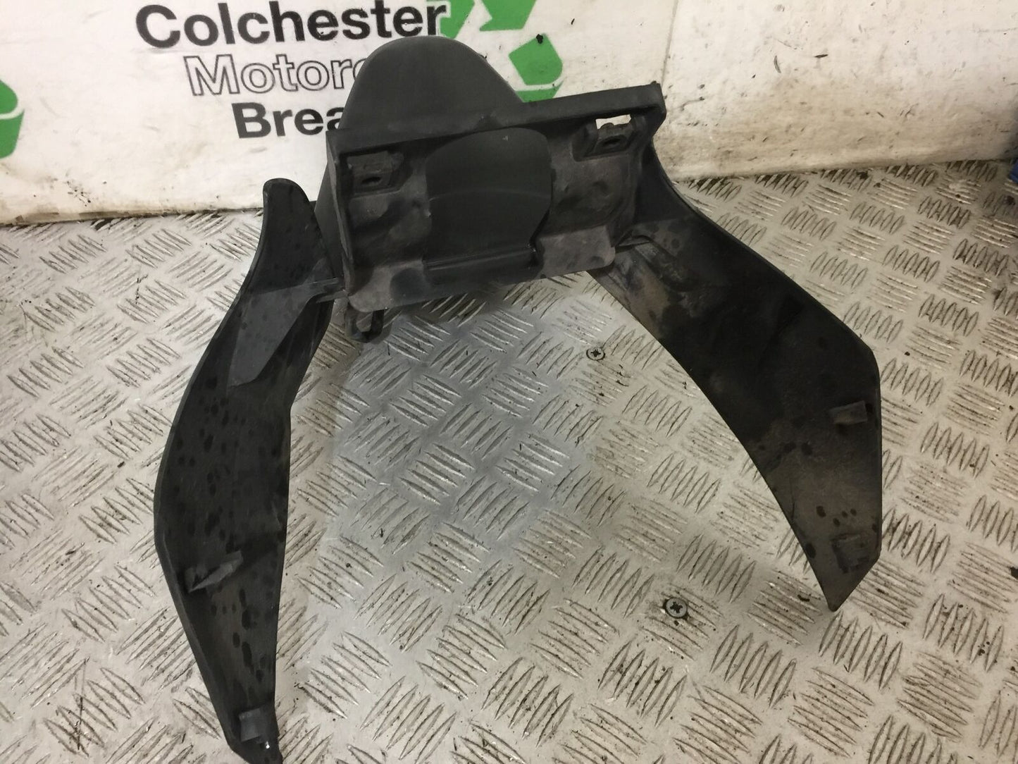 HONDA XL125 VARADERO REAR MUDGUARD YEAR 2008 (STOCK 841)