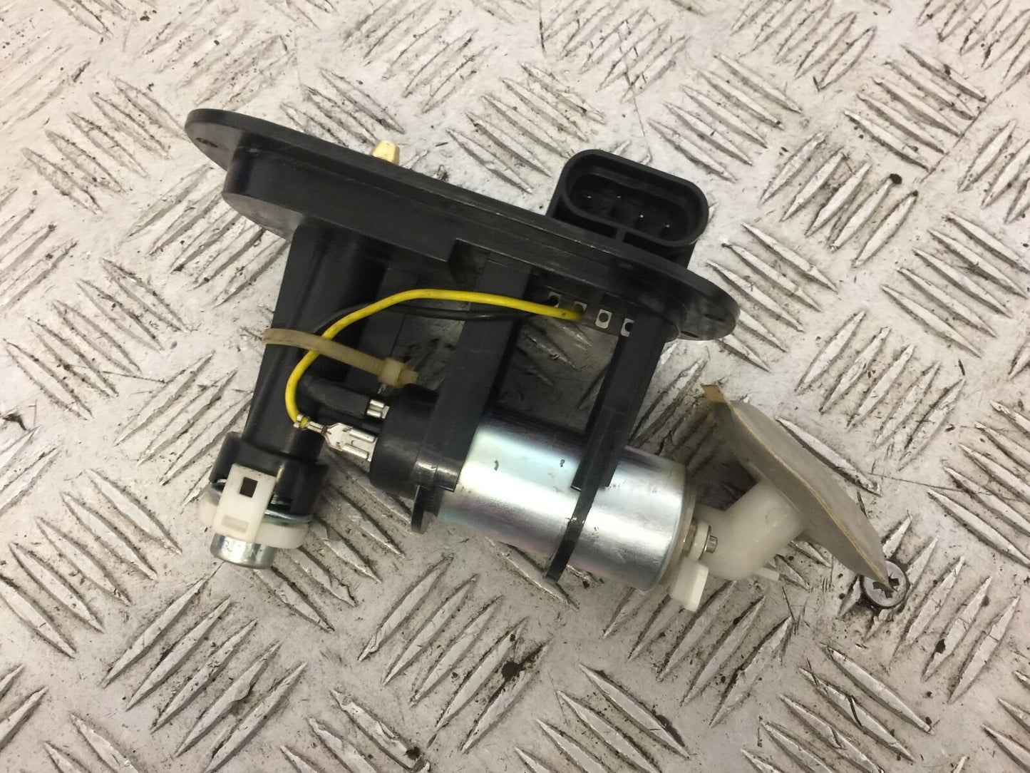 HYOSUNG GT250 PETROL PUMP YEAR 2010 (STOCK 682)