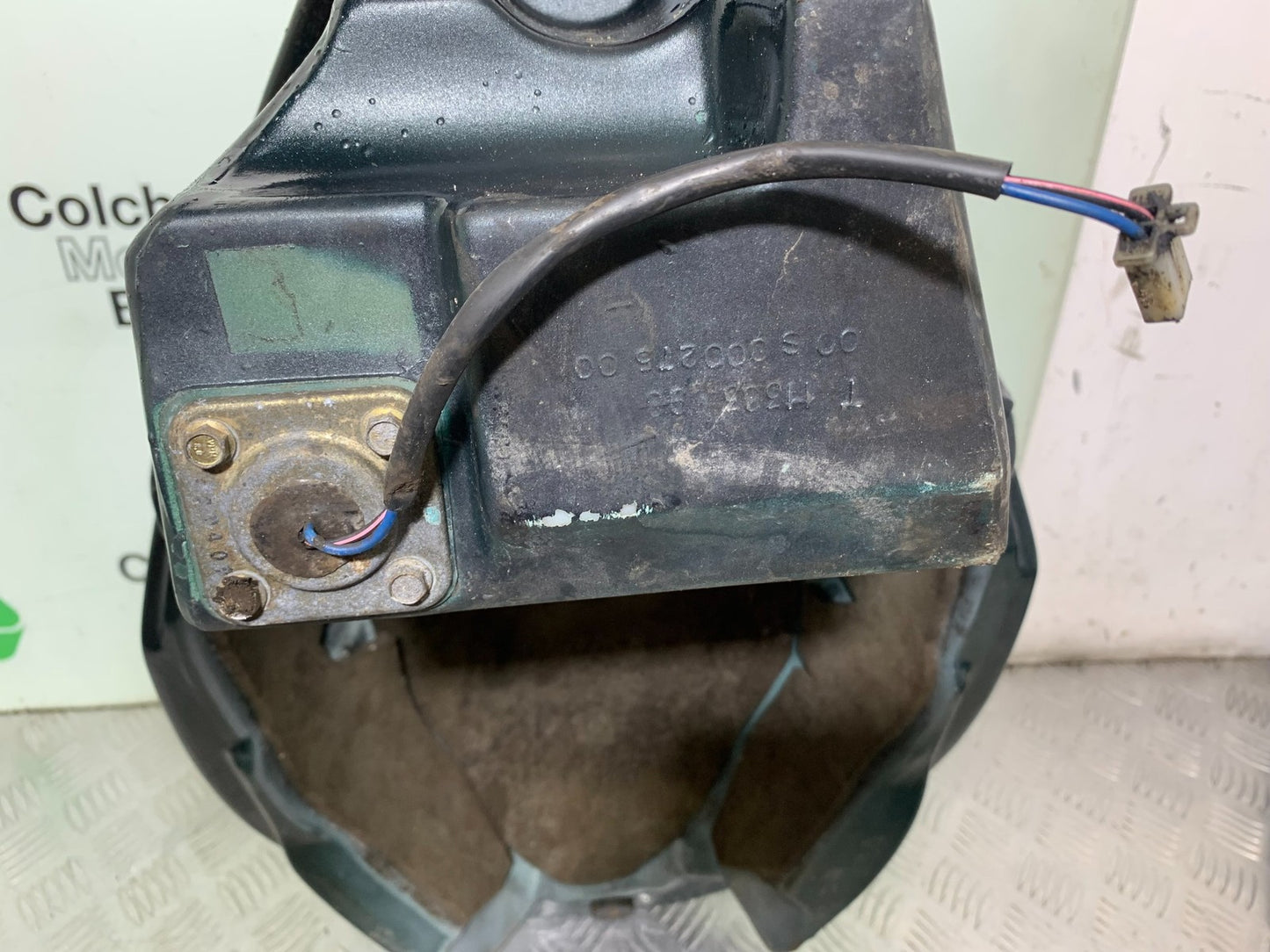 TRIUMPH 955i SPRINT ST PETROL TANK YEAR 1999-04 (CMB1230)