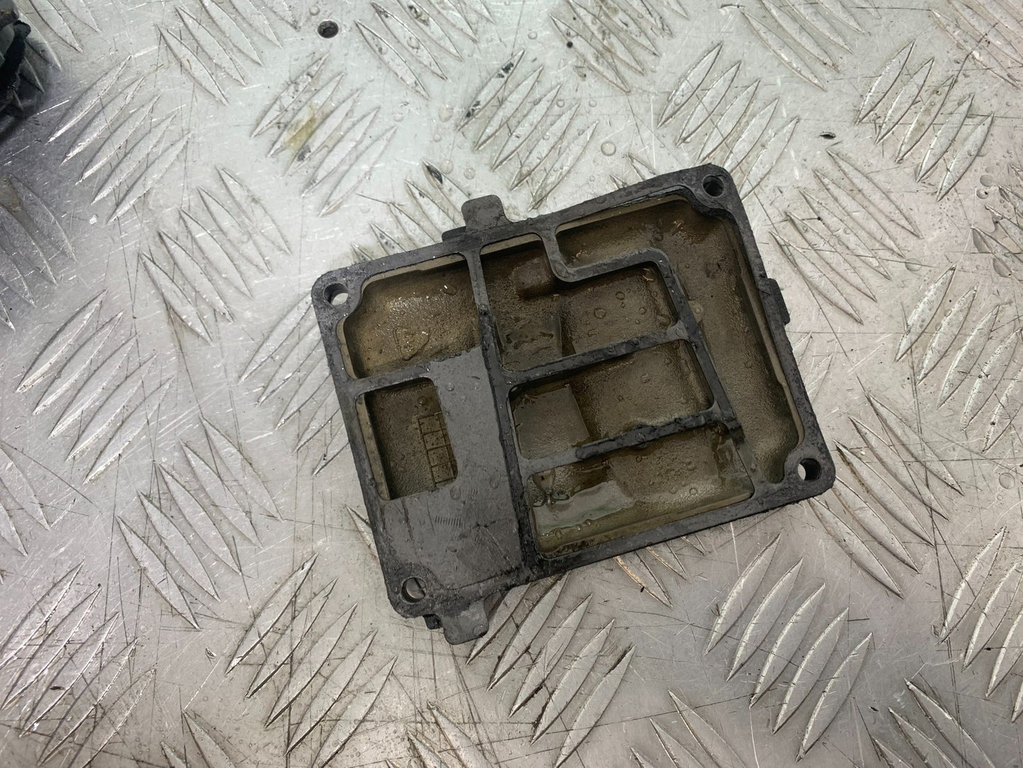 YAMAHA YZF R1 4C8 ENGINE COVER YEAR 2007-2008 (CMB1237)