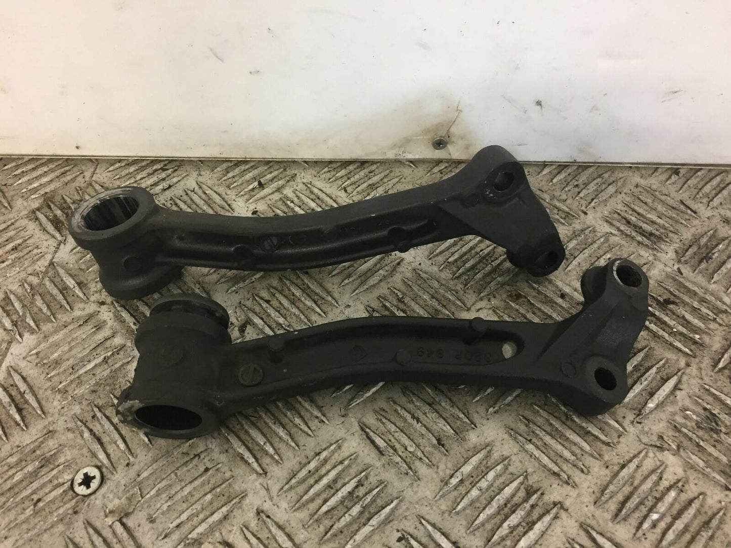 KAWASAKI ZX12R ZX12 R ENGINE BRACKETS YEAR 2000 2005