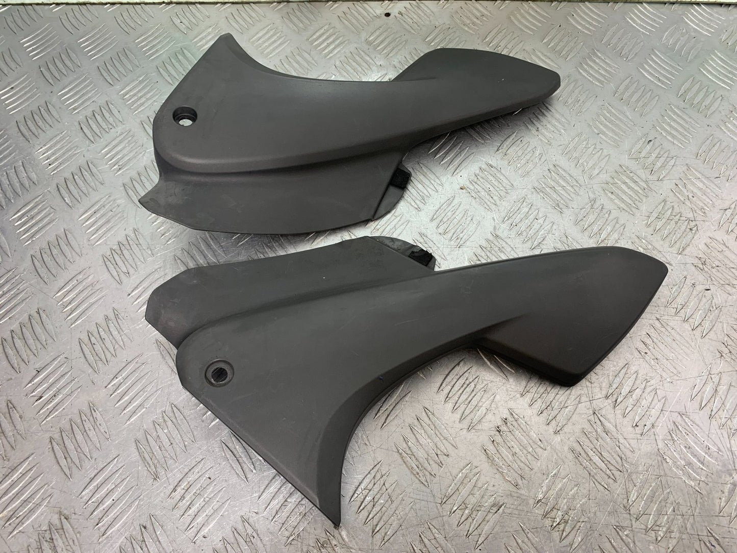 HONDA CBF600 CBF 600 LEFT & RIGHT INFILLS PANELS YEAR 2004-07 (CMB1305)