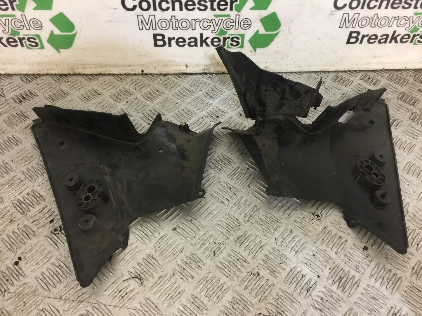 HONDA CBR929 FIREBLADE INNER FAIRING INFILLS YEAR 2000-01 (STOCK 683)