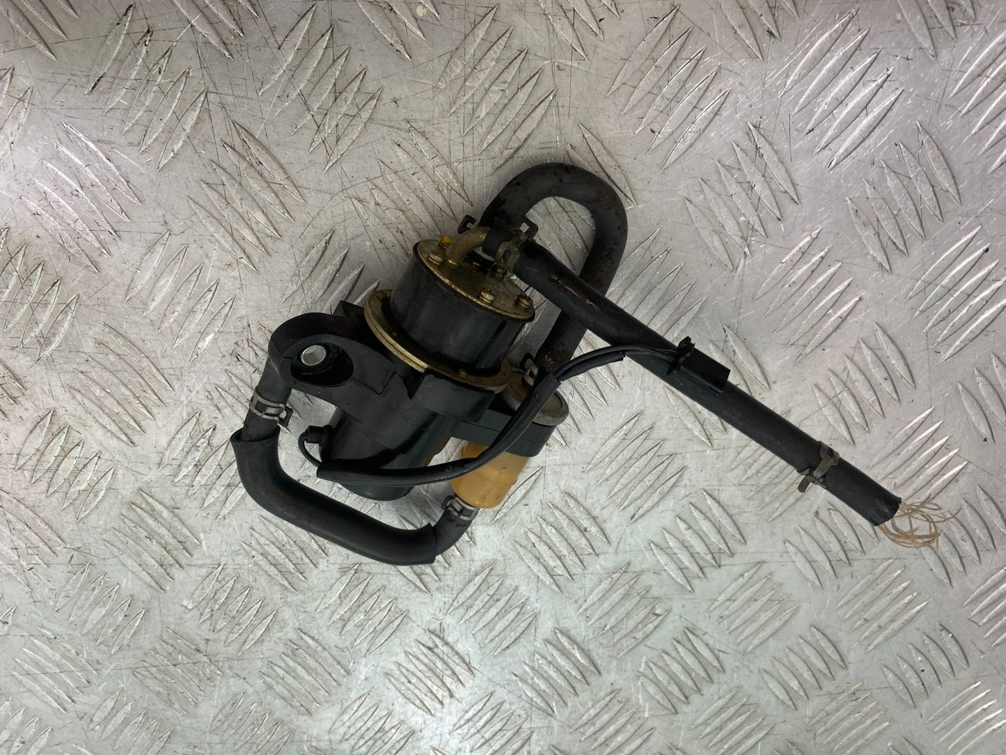YAMAHA YZF R1 4XV PETROL PUMP YEAR 1998-99 (CMB1291)