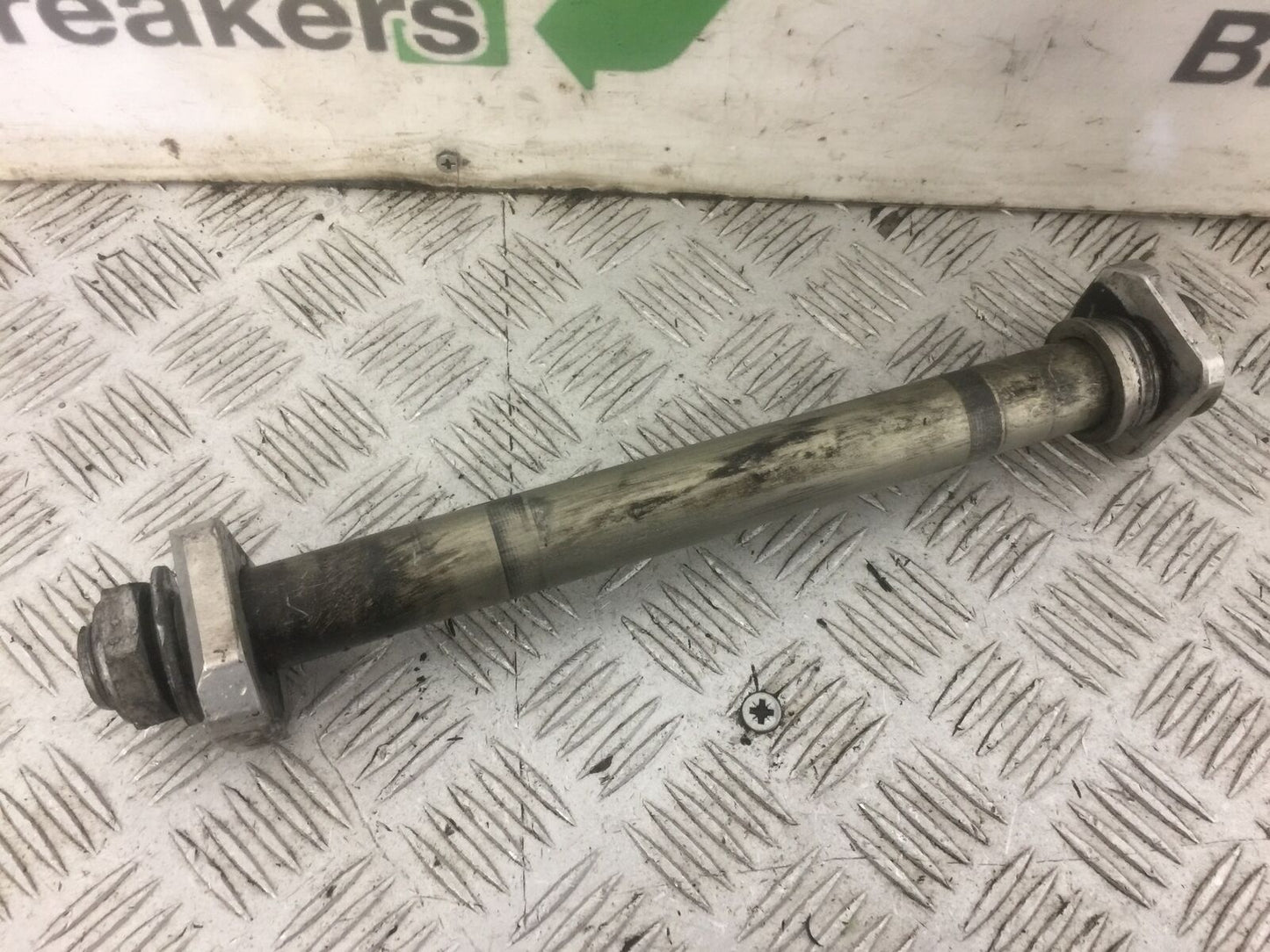 SUZUKI GSXR750 K6 K7 REAR WHEEL SPINDLE YEAR 2007 (STOCK 634)
