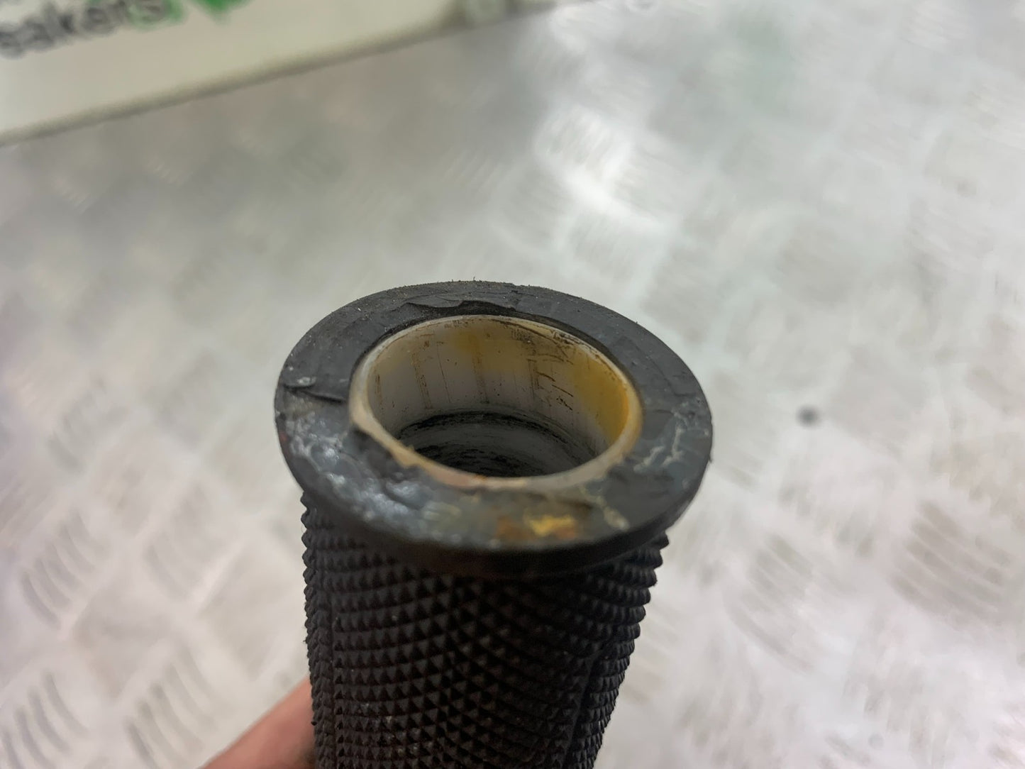 YAMAHA YZF1000 THUNDERACE THROTTLE AND GRIP YEAR 1997-2000 (CMB1204)