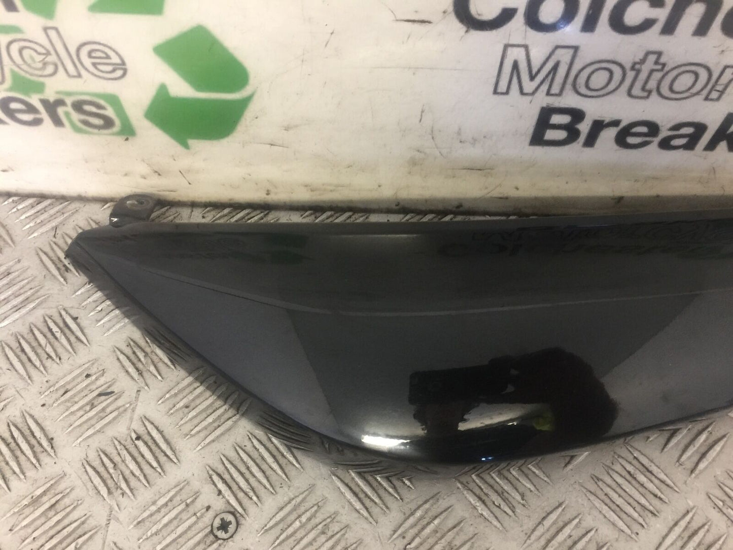 BMW F800 ST LEFT SEAT PANEL YEAR 2011-2013 (STOCK 575)