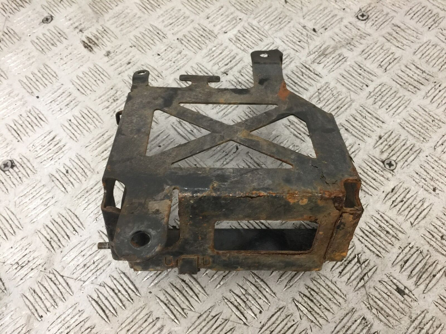 VICTORY V92 C BATTERY BOX YEAR 2004 (STOCK 765)