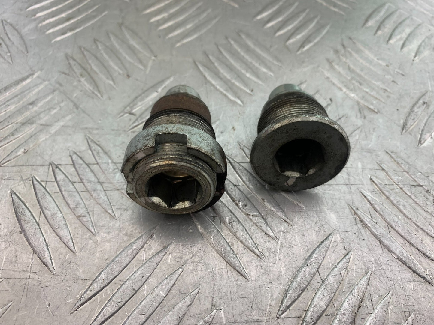 HONDA VT750 SHADOW REAR WHEEL SPINDLES YEAR 2003-2004 (CMB1265)