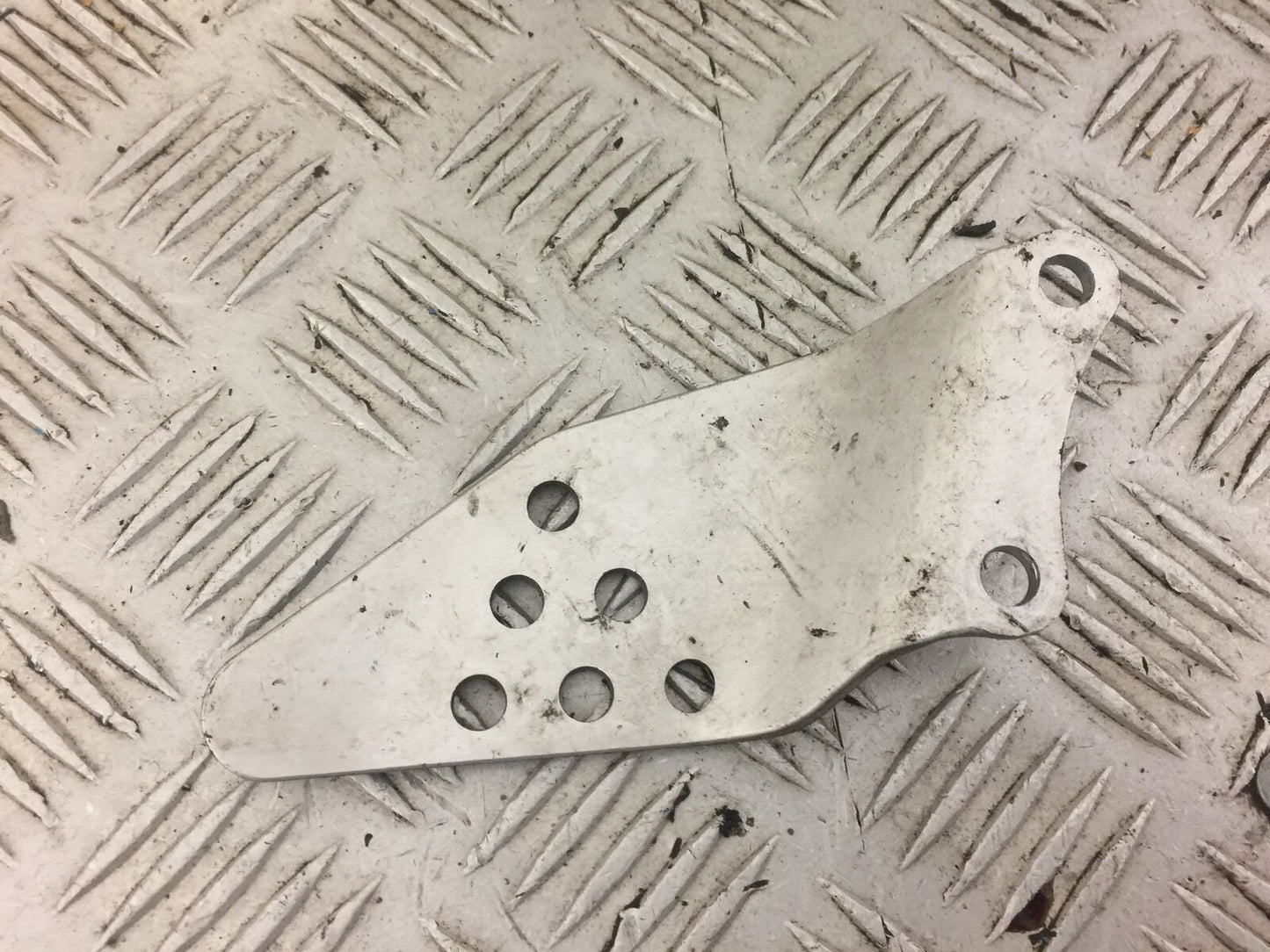KAWASAKI ZX6R C1H RIGHT HEEL PLATE YEAR 2005 2006 (STOCK 519)