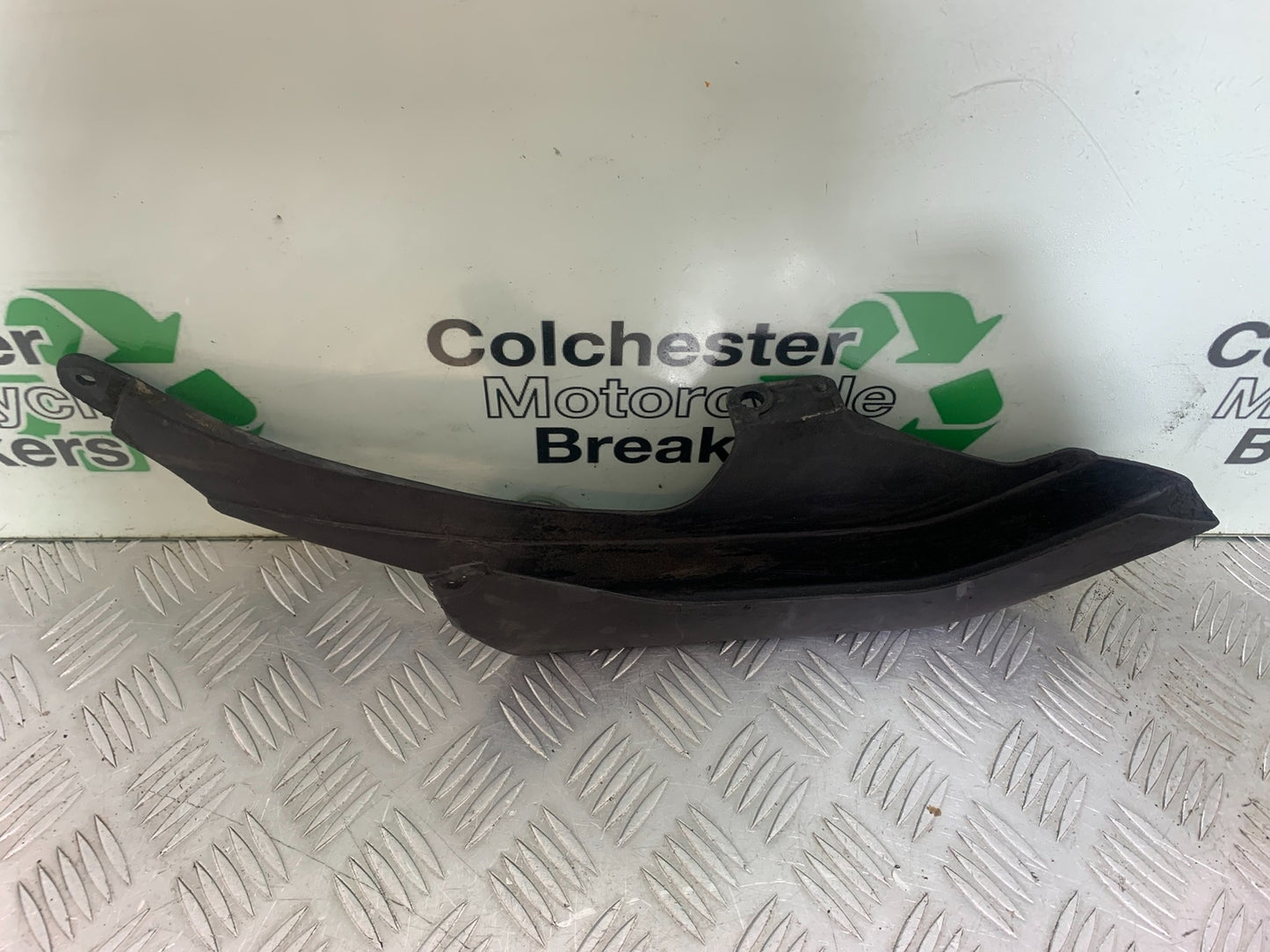 KAWASAKI ZZR1100 D CHAIN GUARD YEAR 1993-2001 (CMB1164)
