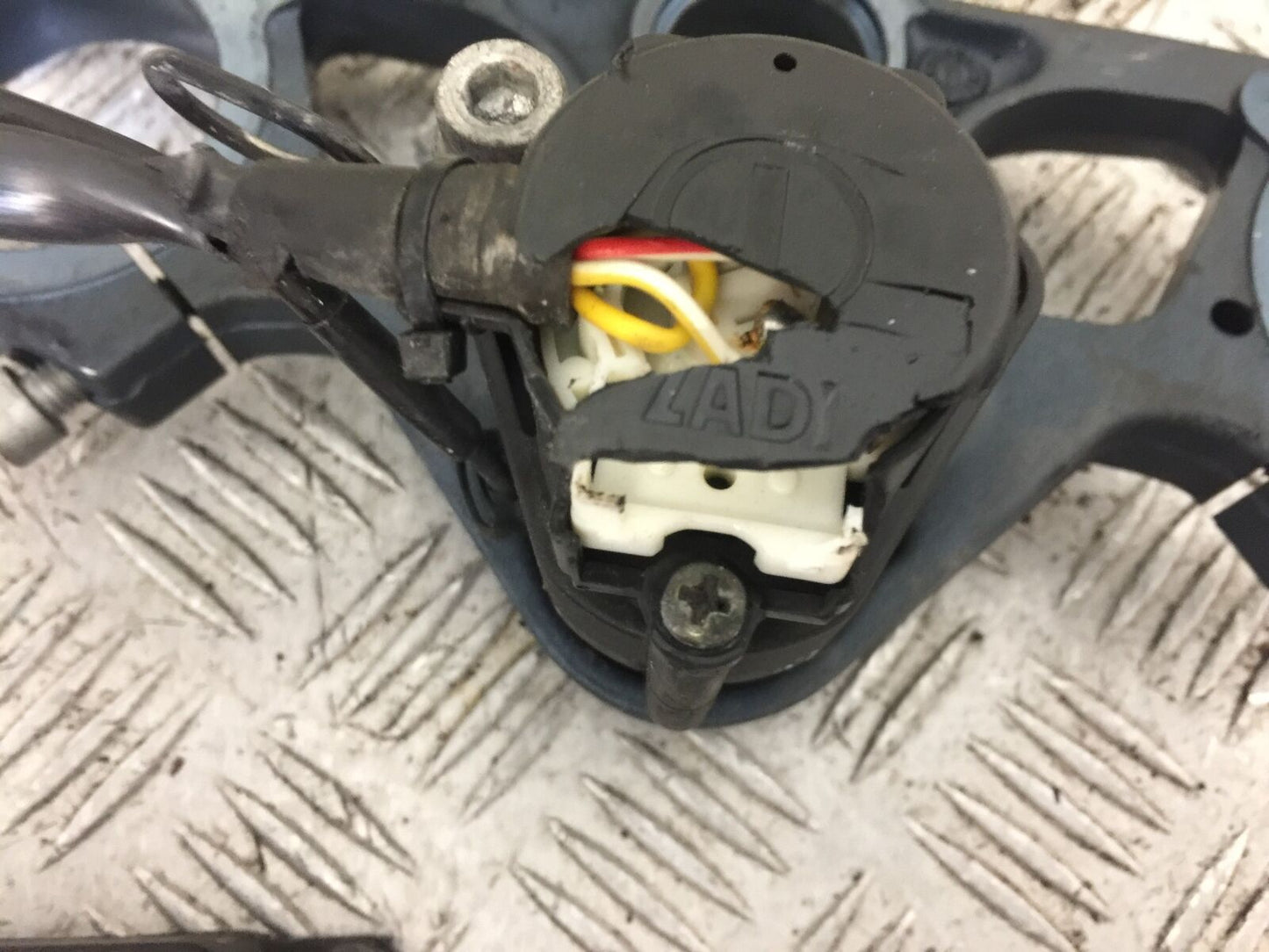APRILIA RSV1000 RSV 1000 MILLE ECU LOCKS KEY YEAR 2006-10 (STOCK 713)