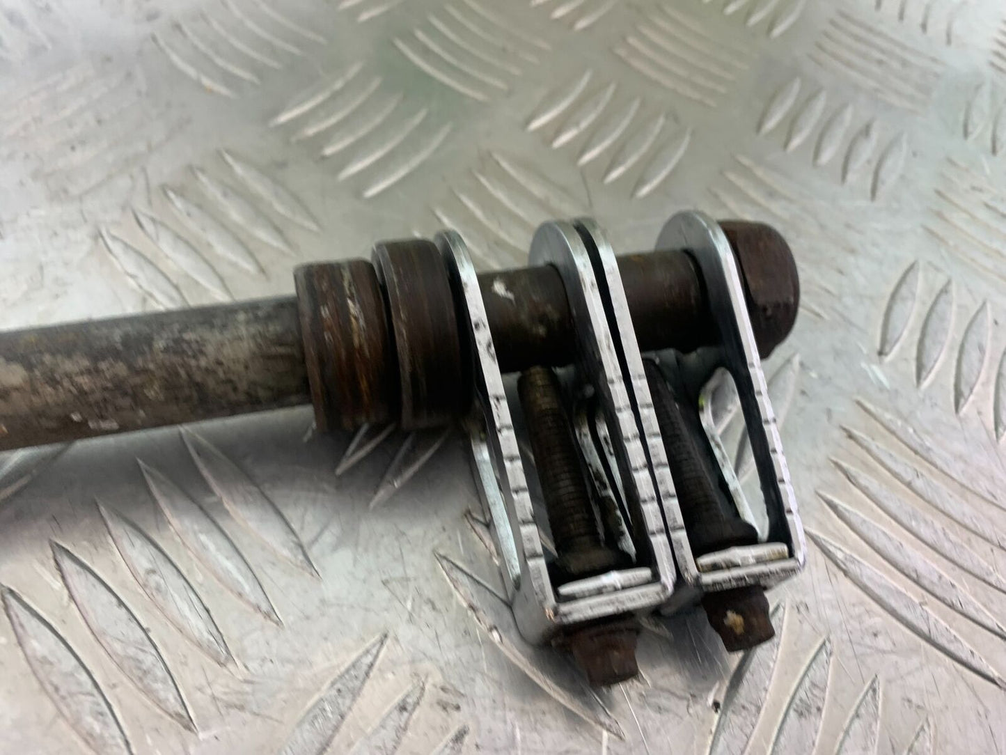 HONDA CBR600 CBR 600 F REAR WHEEL SPINDLE YEAR 2000-2003(CMB1091)