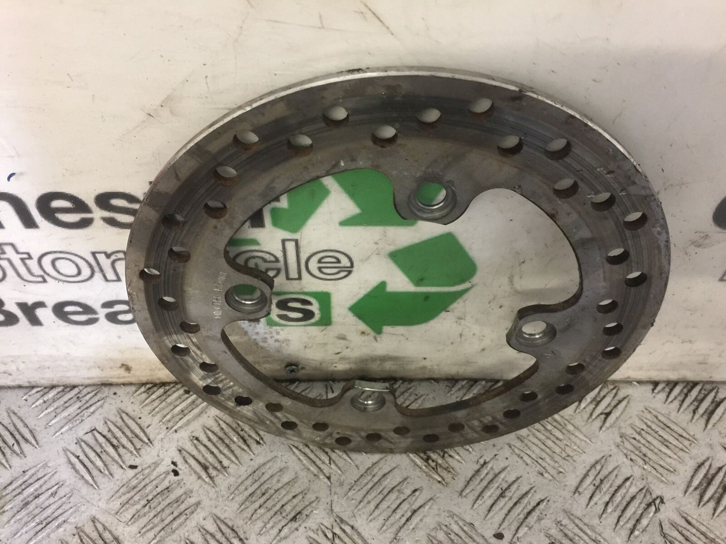 TRIUMPH 595 DAYTONA REAR BRAKE DISC YEAR 1997-1998 (STOCK 691)