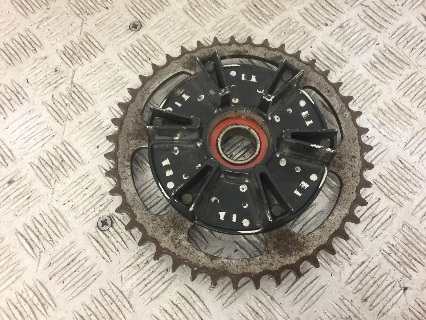 YAMAHA YZF R1 5JJ REAR SPROCKET CARRIER YEAR 2000-01 (STOCK 622)