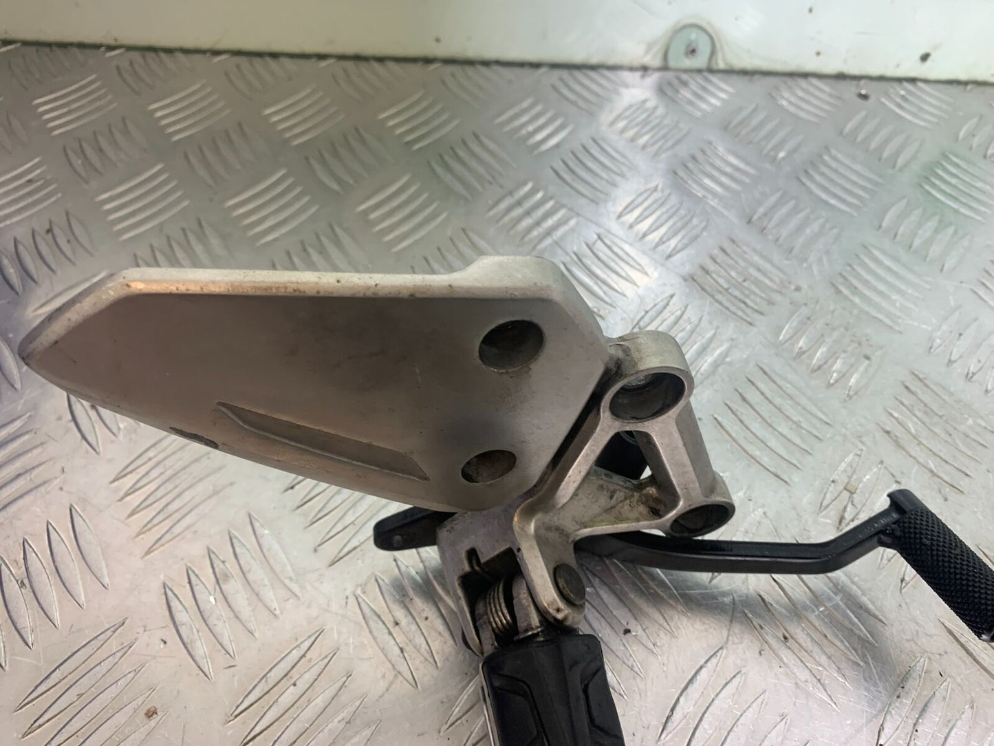 HONDA CB650 F CB 650 FA-H FRONT RIGHT HANGER YEAR 2017- 2019 (CMB1087)