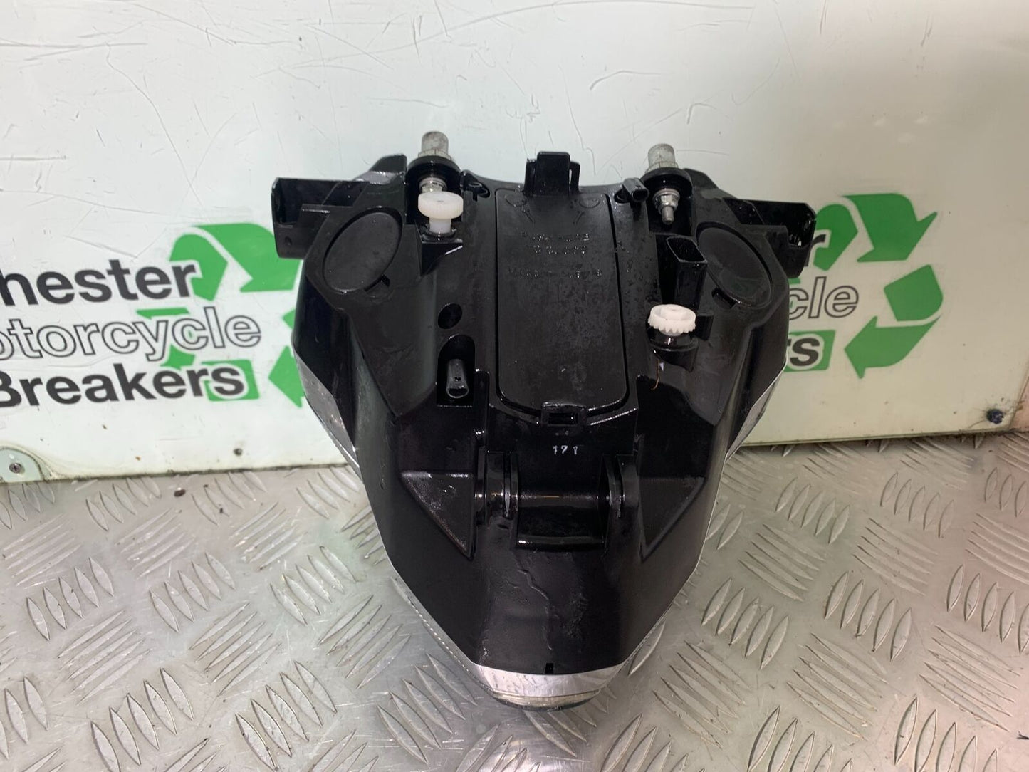 APRILIA SL750 SL 750 SHIVER HEADLIGHT YEAR 2012 (CMB1074)