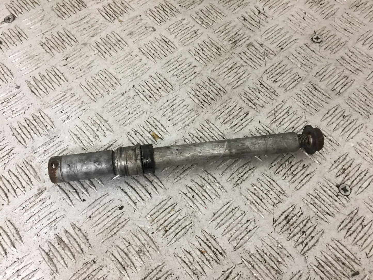 HONDA XL1000 VARADERO FRONT WHEEL SPINDLE YEAR 2004 (STOCK 764)